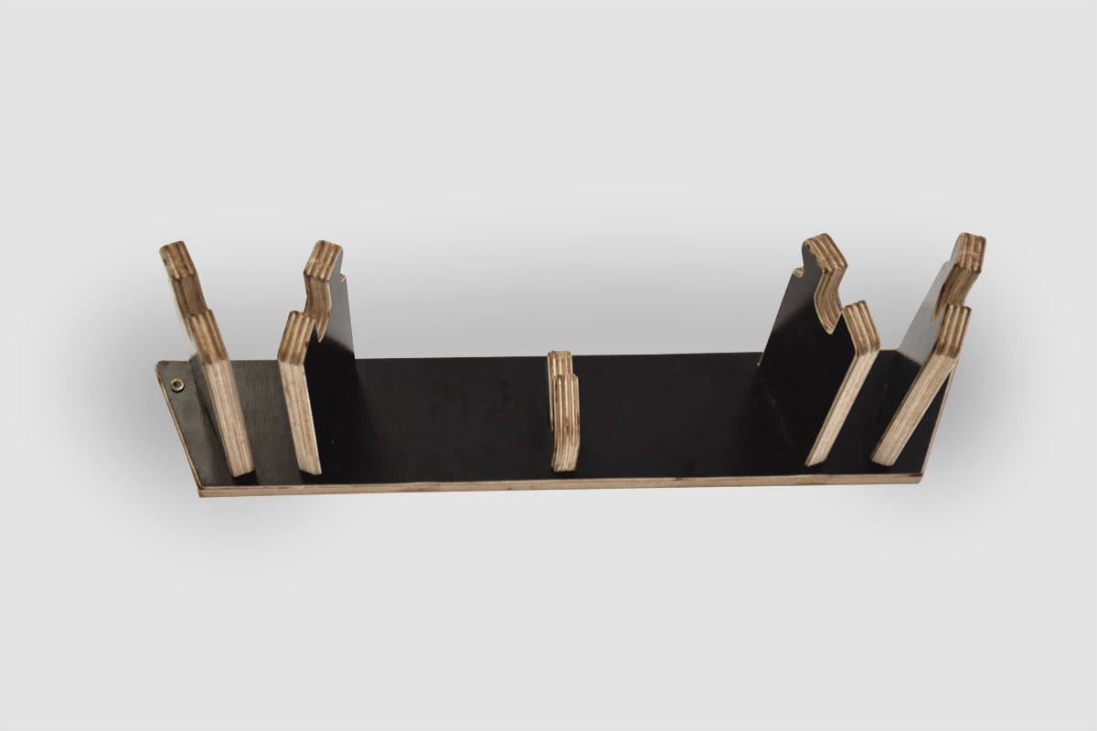 Hanging stand for 2 pairs of skis