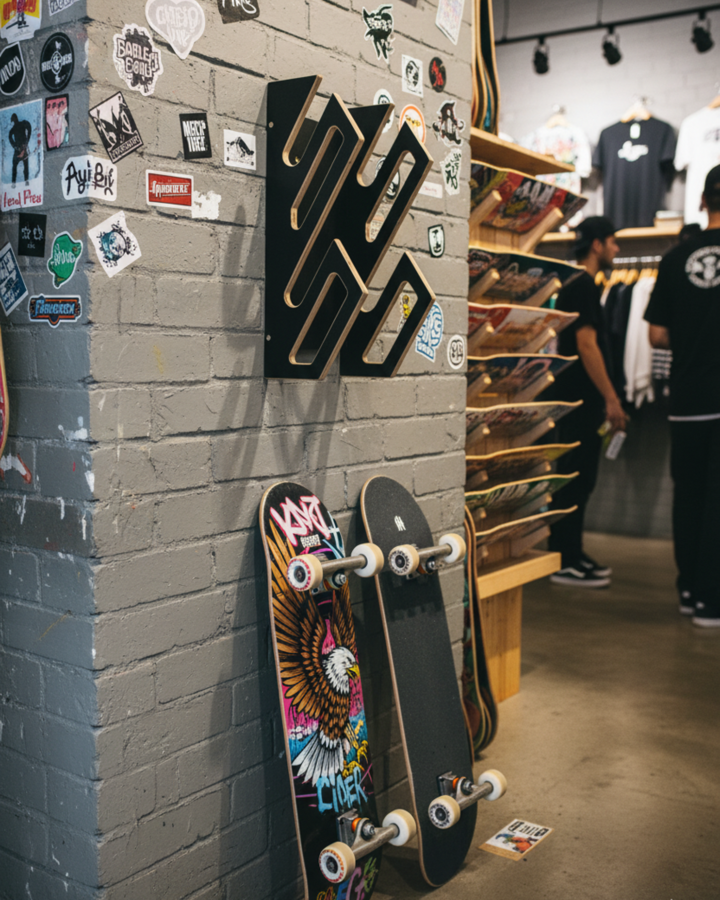 Wall holder for 2 snowboards or skateboards