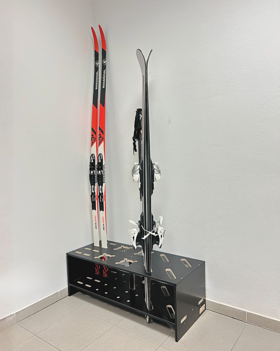 Combined wooden stand for alpine, cross‑country skis and poles